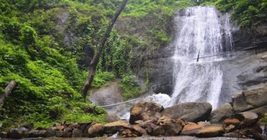 സഞ്ചാരികളെ കാത്ത്    കഴുതുരുട്ടിയിലെ   വെഞ്ചർ വെള്ളച്ചാട്ടം